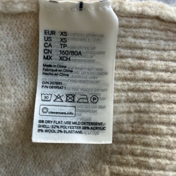 SOLD HM bubble sleeve sweater - Picture 7 of 8